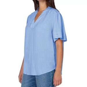 WELL WORN V-Neck Short Sleeve Top Shirt Medium Blue Relaxed Fit Woven Blouse NWT